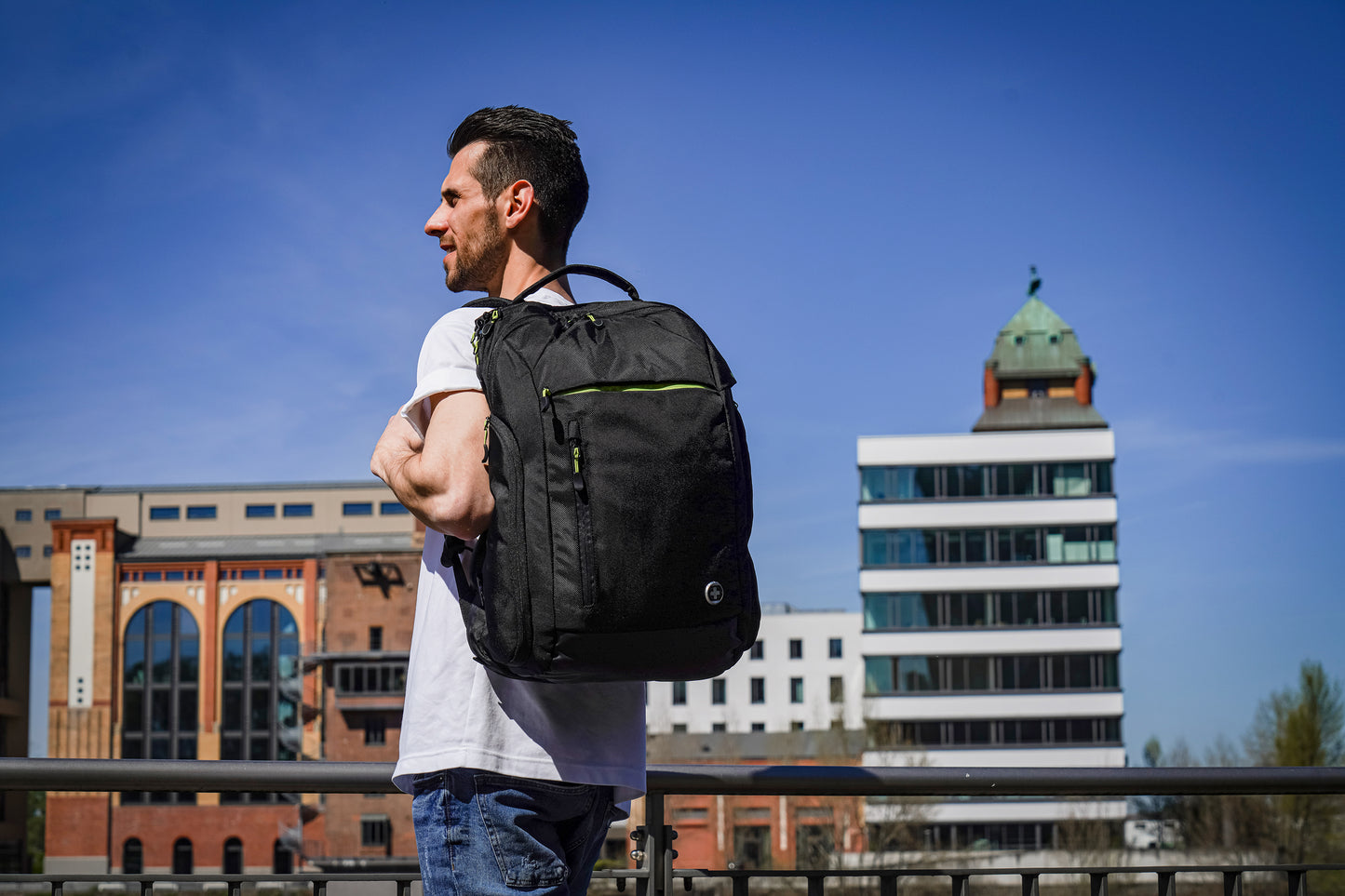 JAVA SE Black Backpack with SDD Finder